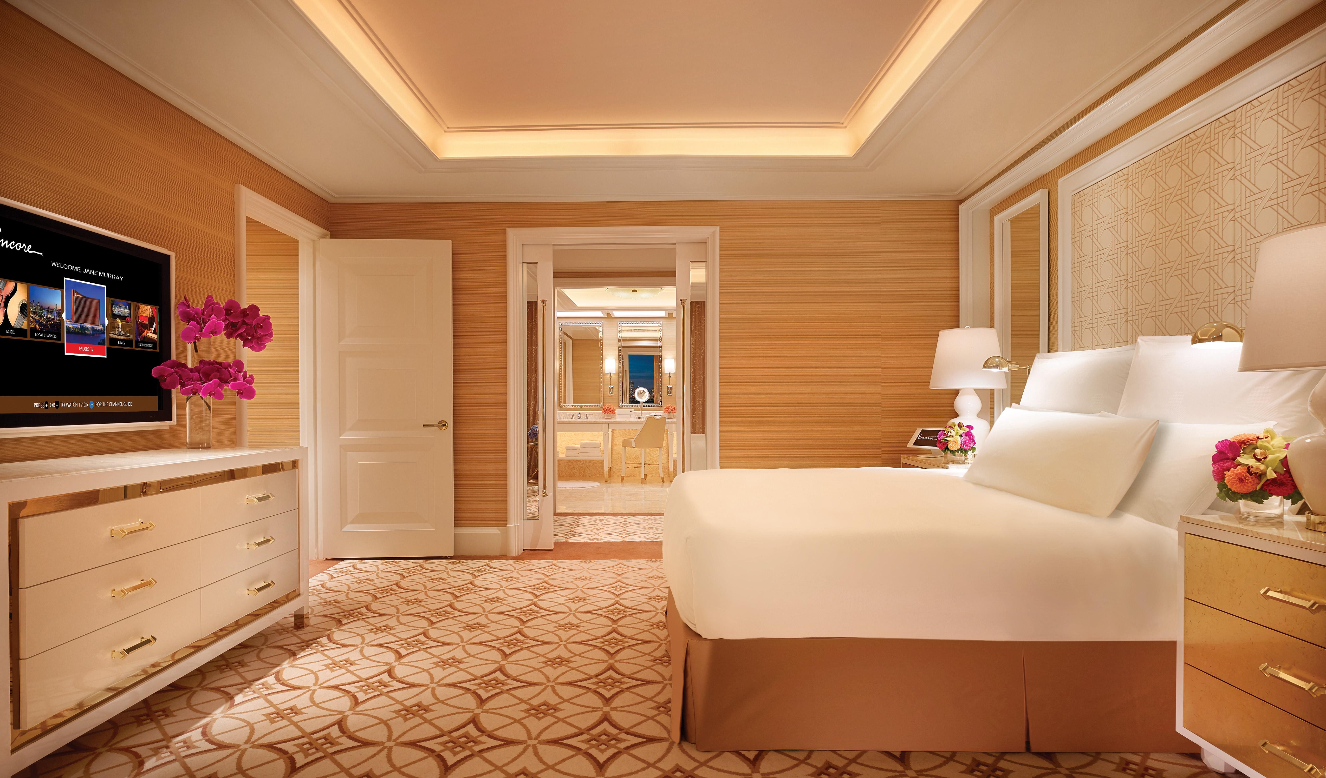 Encore Boston Harbor Everett Экстерьер фото A bedroom in the Wynn Tower at Wynn Las Vegas