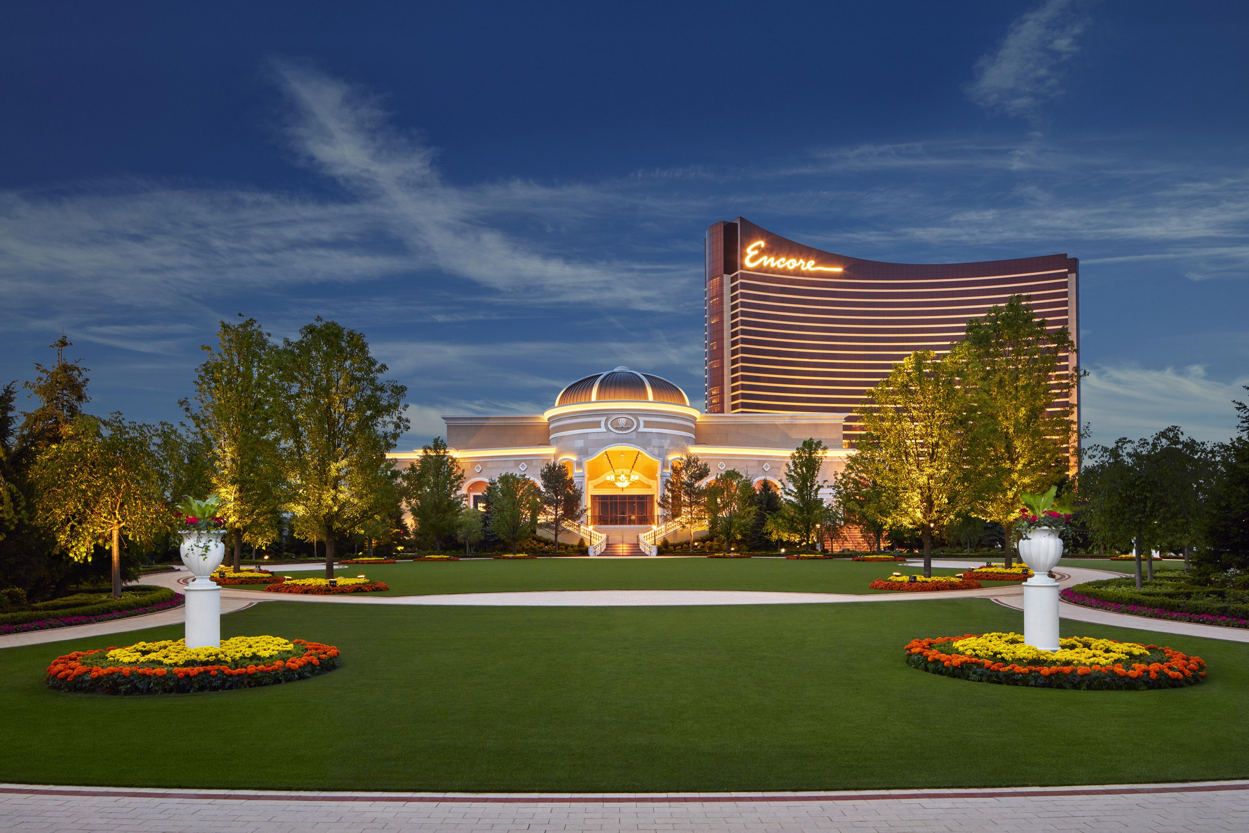 Encore Boston Harbor Everett Экстерьер фото Encore at Wynn Las Vegas