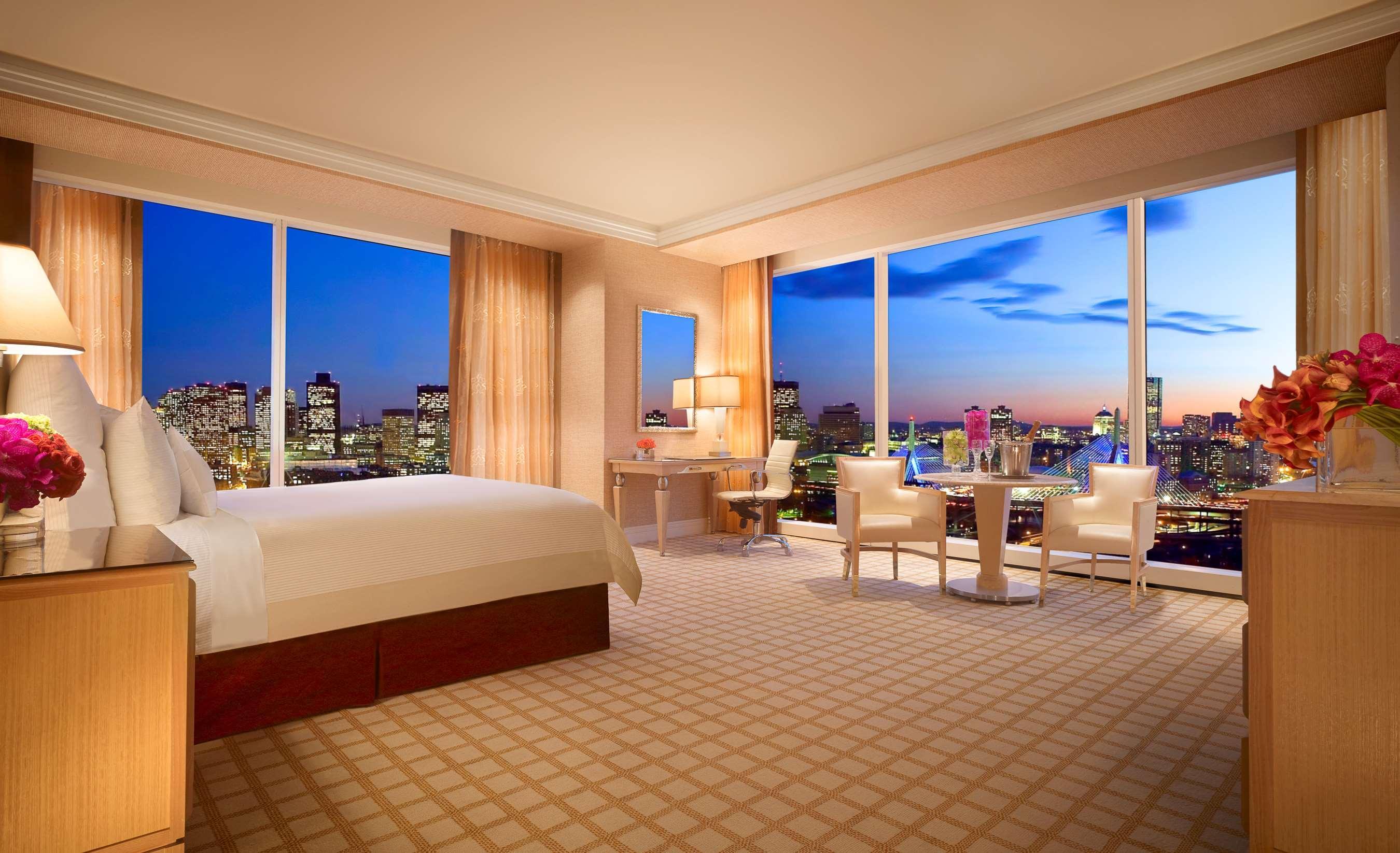 Encore Boston Harbor Everett Экстерьер фото A guest room at the Mandarin Oriental, New York