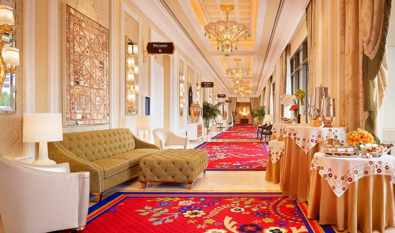 Encore Boston Harbor Everett Экстерьер фото The lobby of the hotel